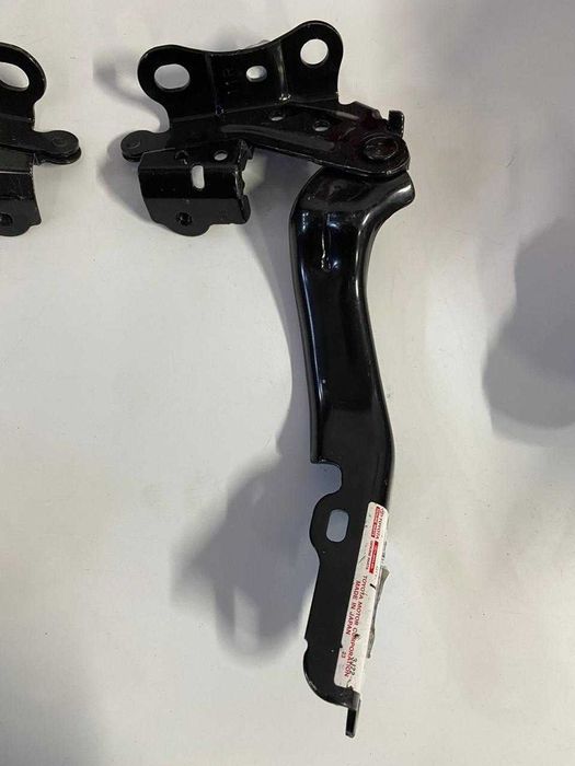 Петля капота оригинал CAMRY 70