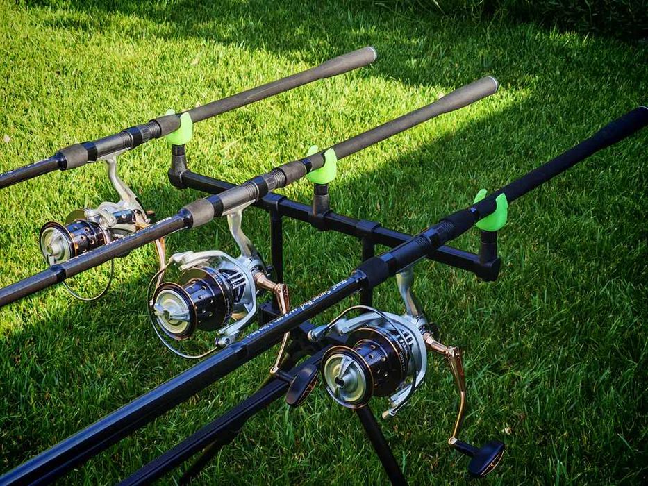 Шарански Комплект с 3 Шарански Въдици OSAKO Super Rod Carp 3.60м + 3 Макари SAIMINO 14000 + Сигнализатори с Обтегачи OSAKO K5 3+3 +Шаранджийска стойка