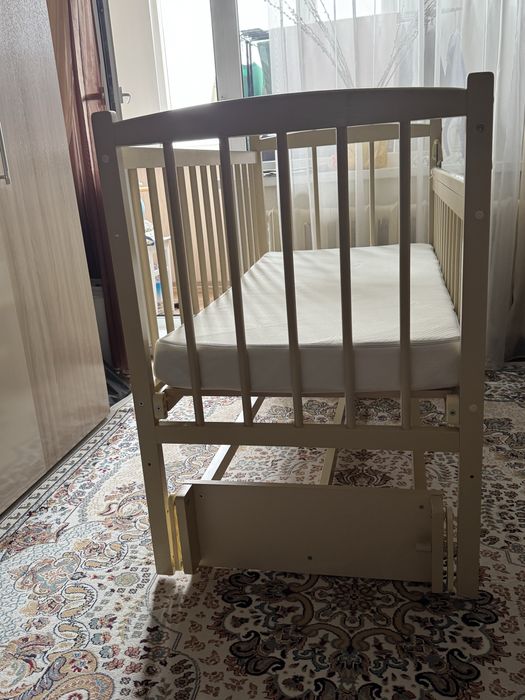 Детская кроватка