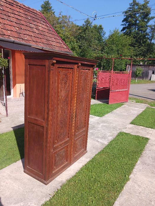 Dulap vechi pentru recondiționat