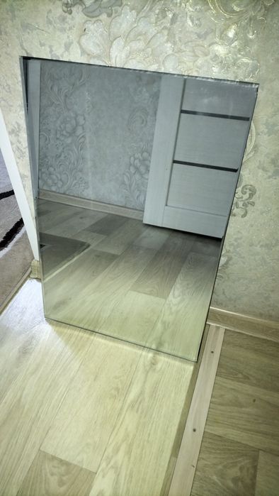 Настенное зеркало 60/40см