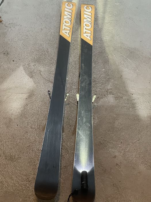 Schiuri Atomic R9 170cm