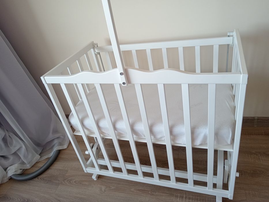 Кошара с люлеещ механизъм Cilek Next to me