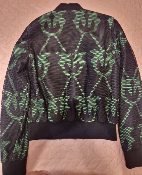 Бомбър Pinko,М размер.Неопренов елек Under Armour, XS