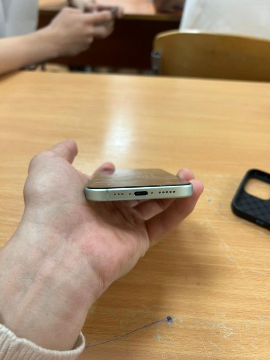 Продам iPhone 15 128gb/87%
