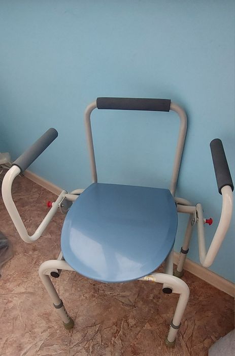 Кресло-туалет для инвалидов