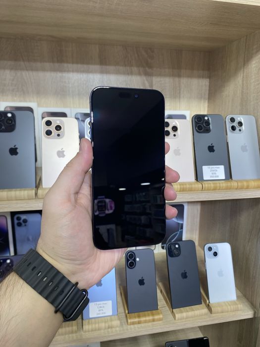 15 pro max blue iphone