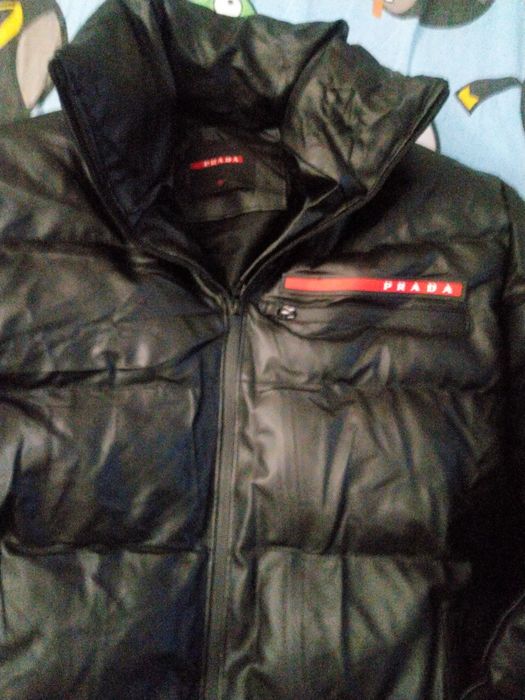 Оригинално яке  Prada М  размер.