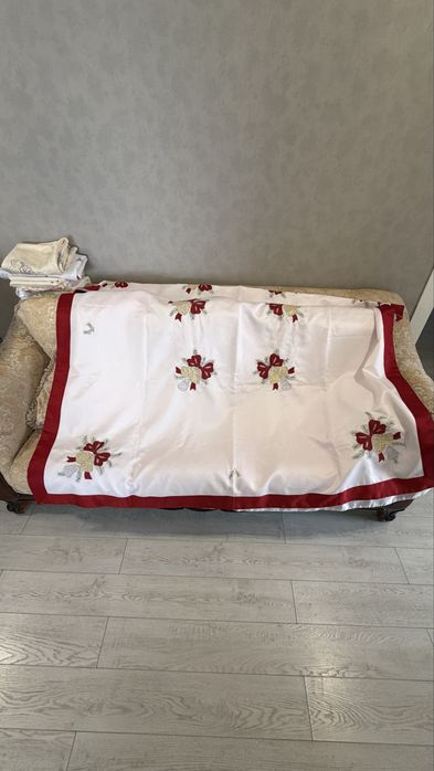 Продаю разные скатерти текстиль