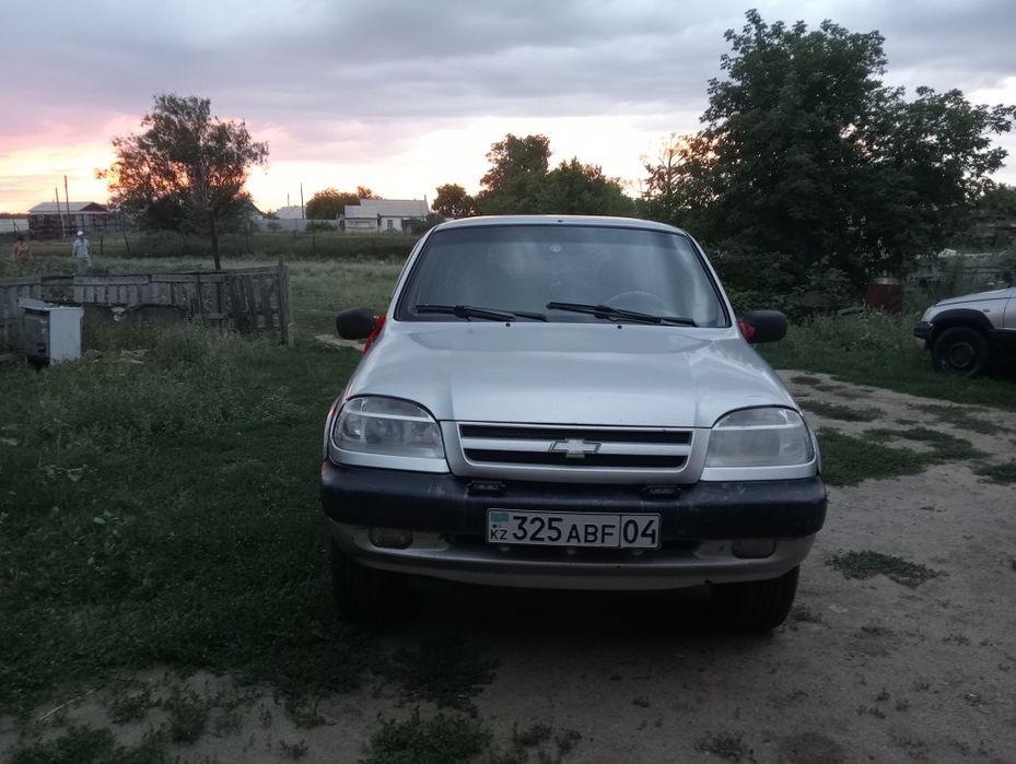 Шевролет     нива