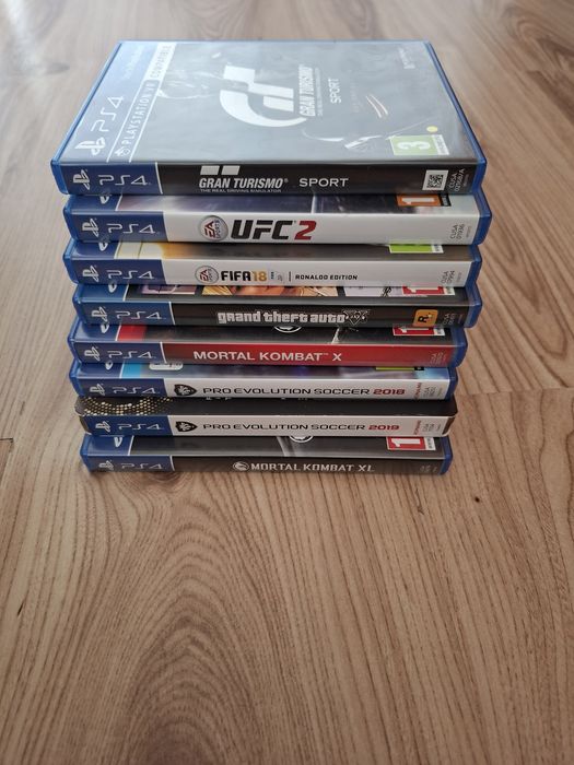PS4 Pro 1tb + doua manete + jocuri