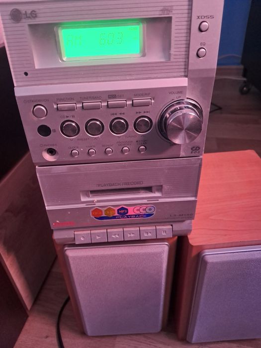 Combină muzicală LG