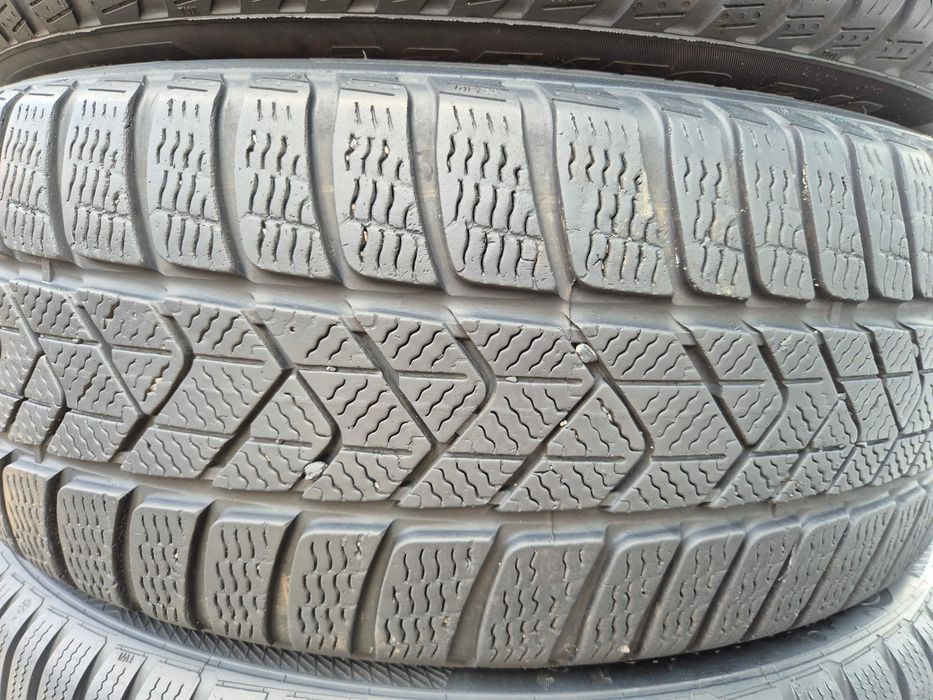 4 Anvelope de IARNA - 225/50/18 95H - PIRELLI SOTTOZERO RFT * OEM BMW - Stare F BUNA - DOT 2023 !