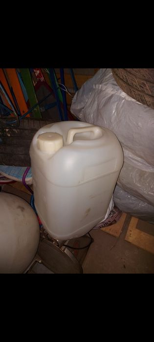 Продаю тары , канистры