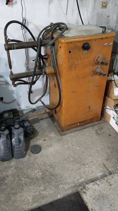 Апарат за точково заваряване