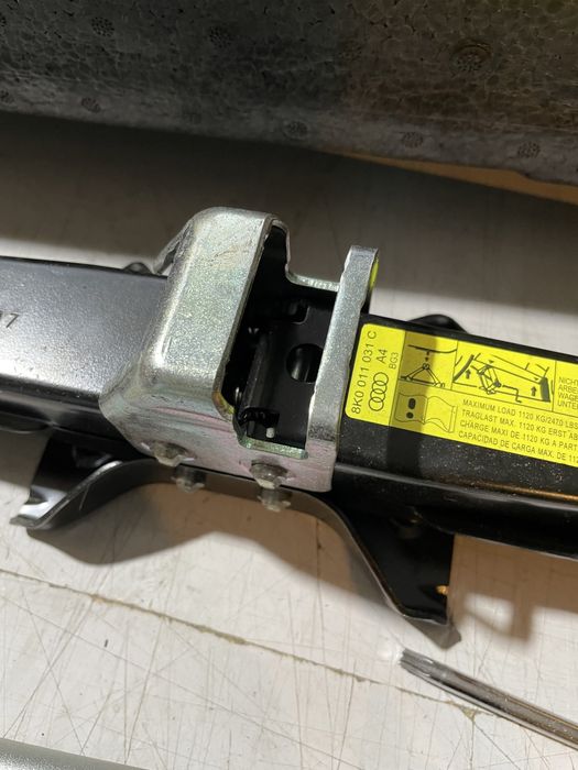 Cric original Audi A4 A5