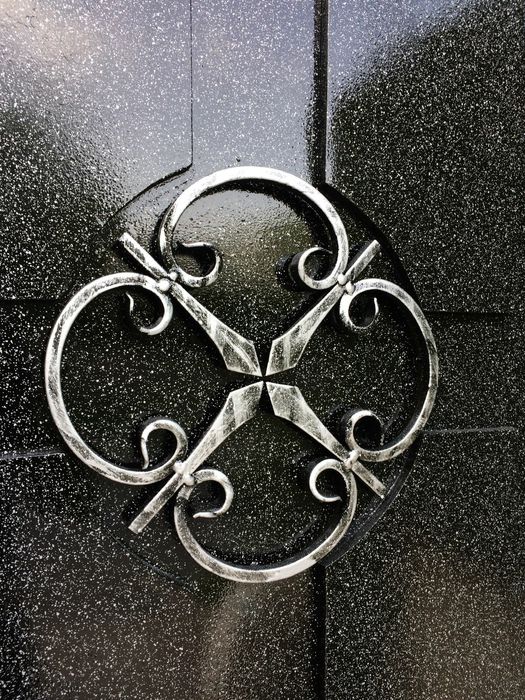 покраска ворот. дверей