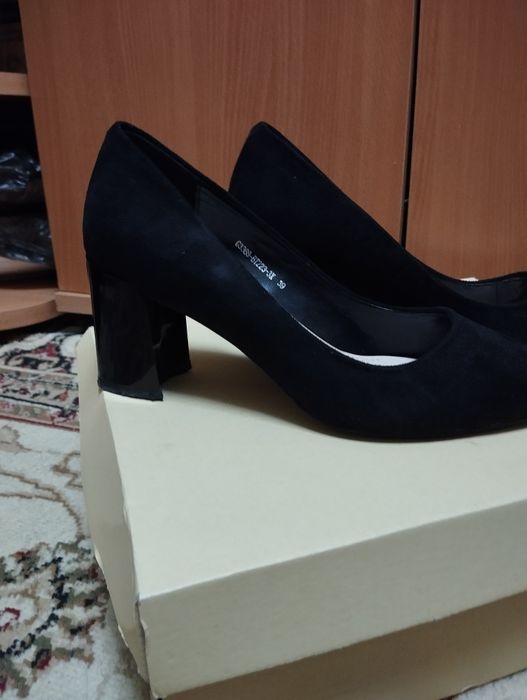 Продам туфли женские замша