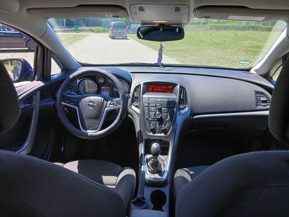 Opel Asta j 2012