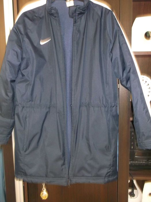 geaca nike lunga - pt. o persoana de 175  cm