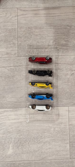 Хот вилс Игуар Макларен Астон Мартин Корветта Акура