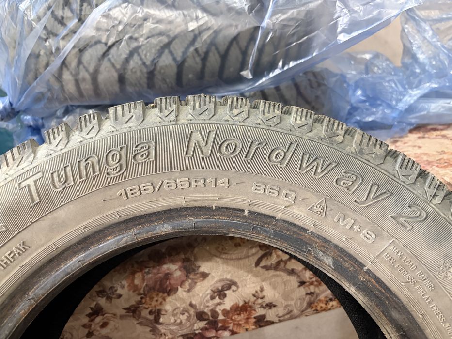 Продам зимние шины Р14