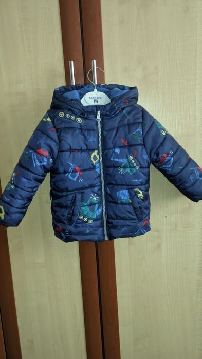 Продам куртку на мальчика