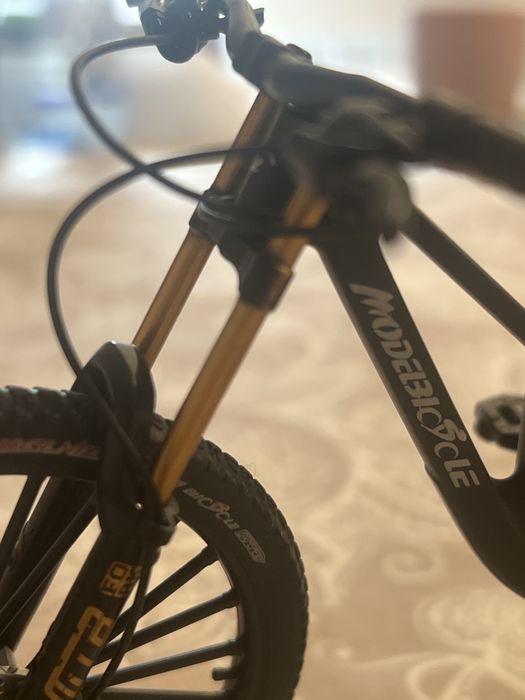 Bicicleta MTB de mână