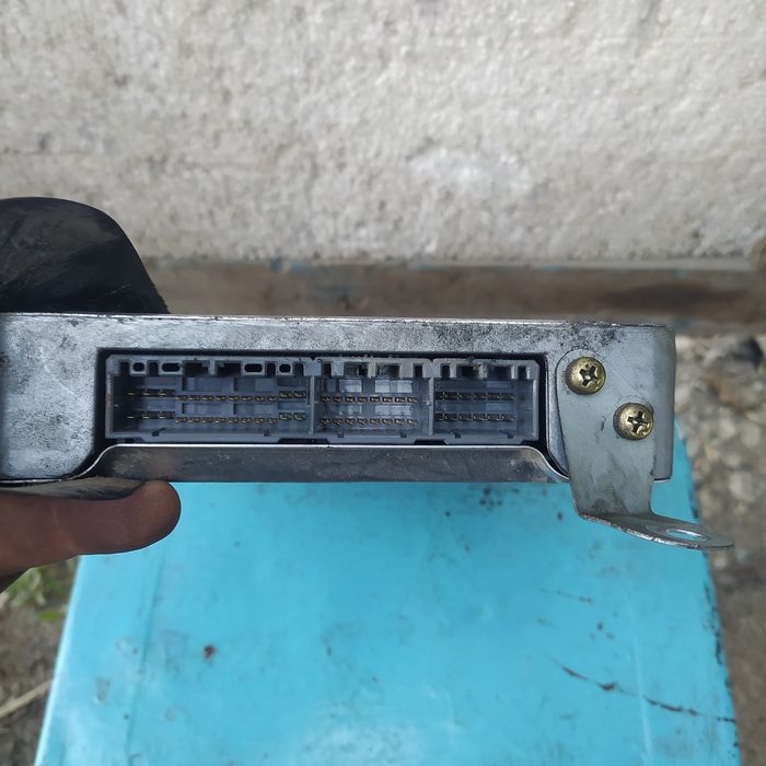 Тойота эстима люсида