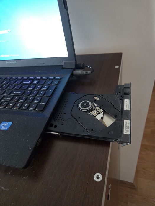Laptop lenovo B590