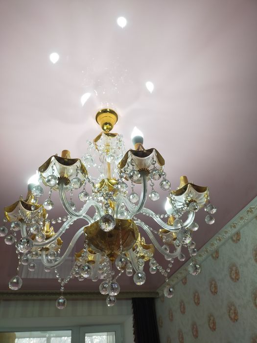 Срочно продам хрустальную люстру Чехия