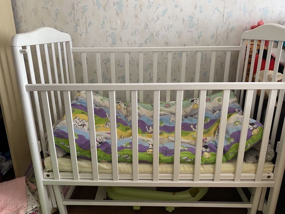 Продам  кроватку и шезлонг