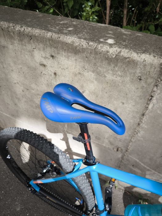 Bicicleta Cube attention hpa 29