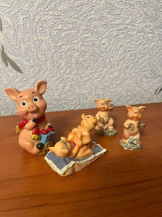 Статуэтки разные