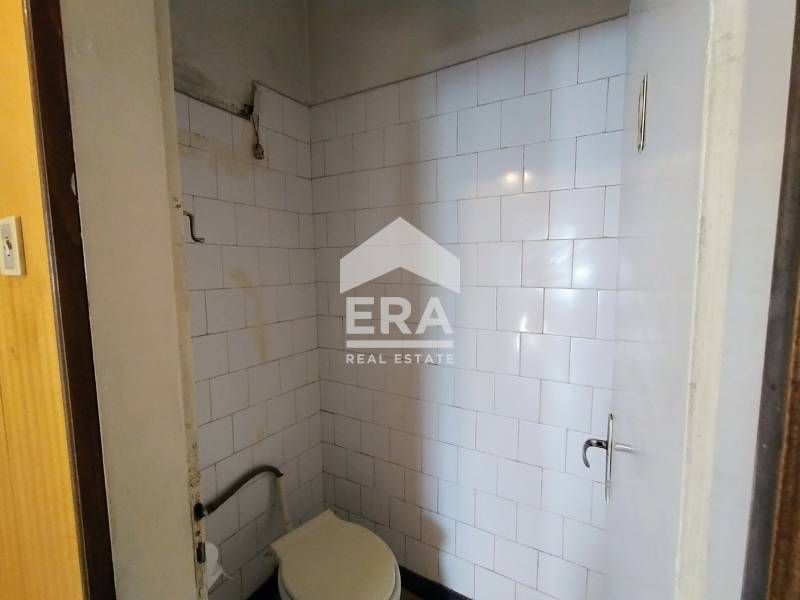 Продава се Тристаен апартамент в Кърджали, Възрожденци - 95 кв.м за 979 €/кв.м - Снимка #11