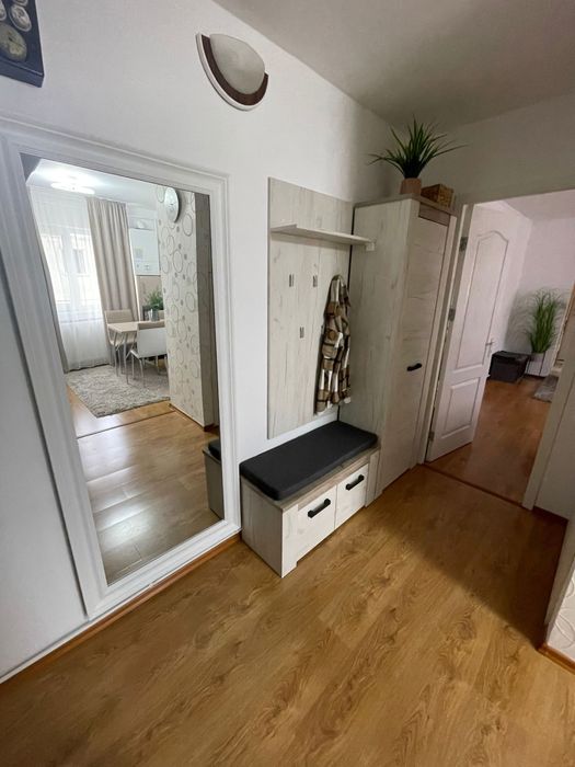 Inchiriez Apartament cu 2 camere Semidecomandat