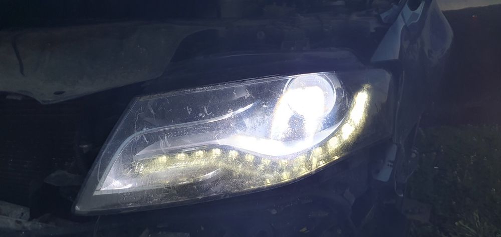 Faruri far bixenon stanga dreapta audi a4 b8 2008-2012