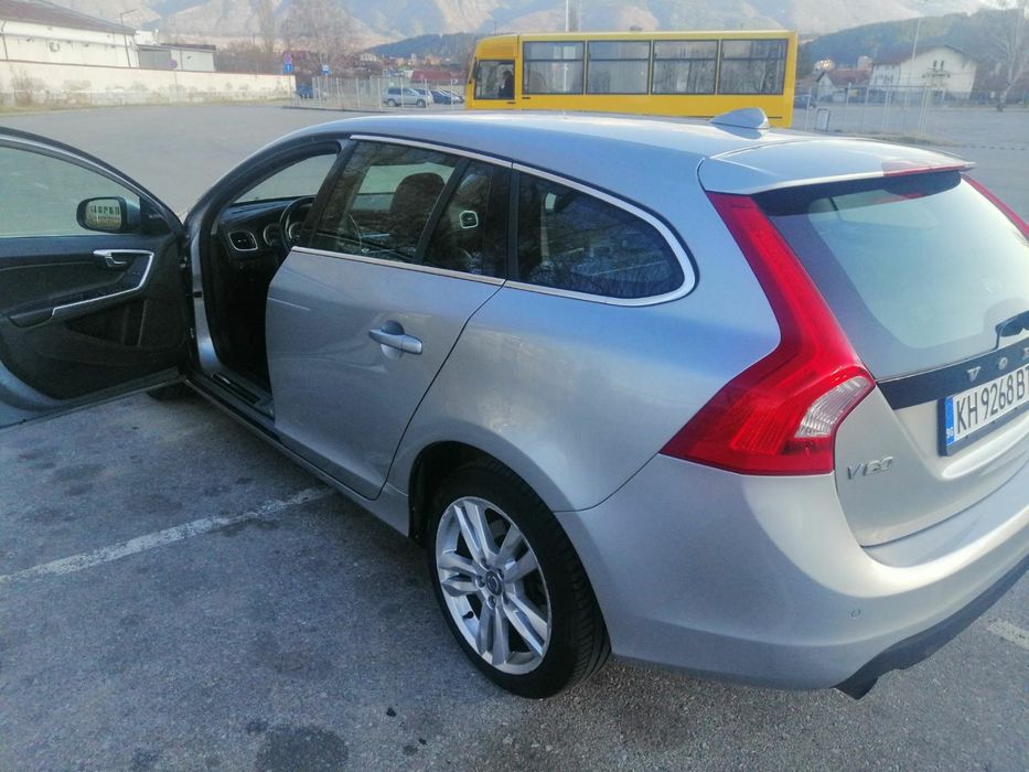 Продавам на части Волво V60 1.6Т 2011год,Бензин