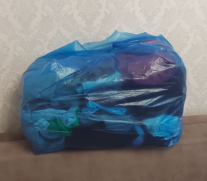 Продам пакет вещей на девочку 10-14 лет.