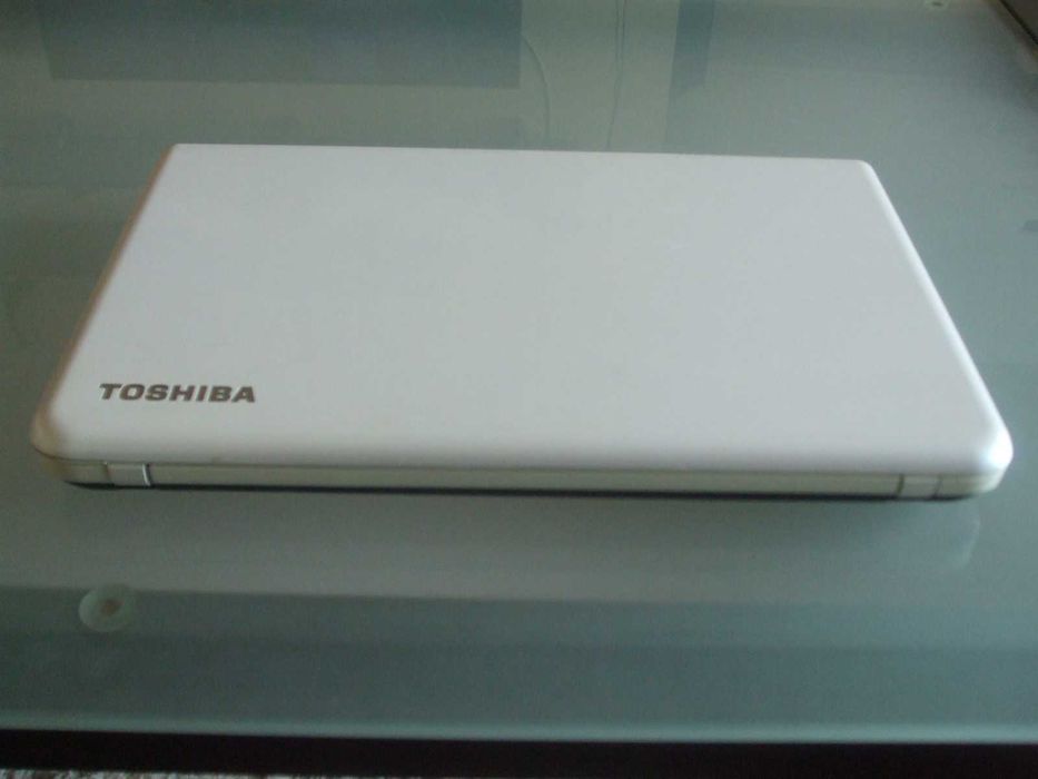 Лаптоп TOSHIBA Satellite C55-A-1RN