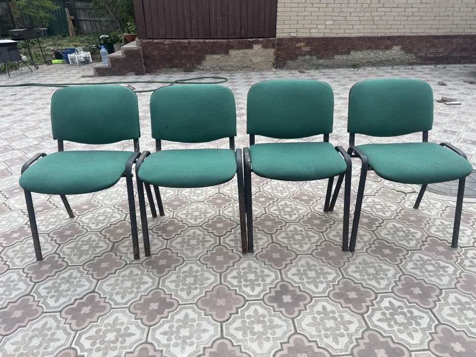 Продам стулья офисные , доставка