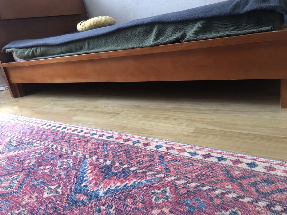 Кровать деревянная