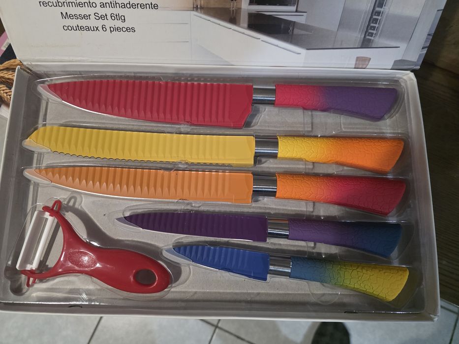 Набор ножей. Наборы разные.