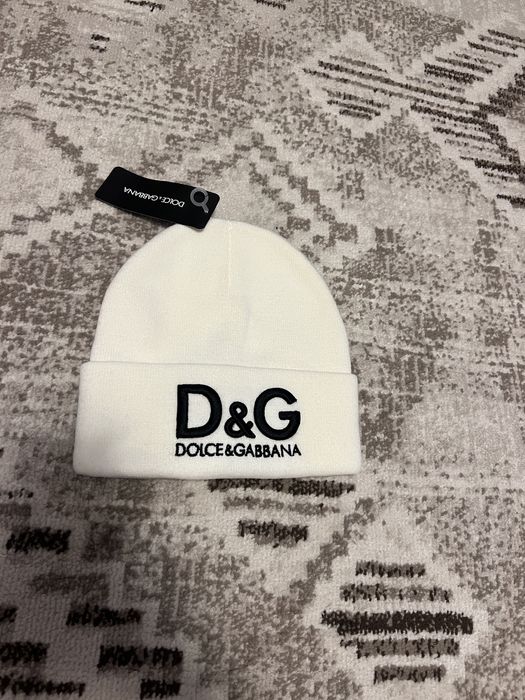 Fes dama/barbat noi cu eticheta