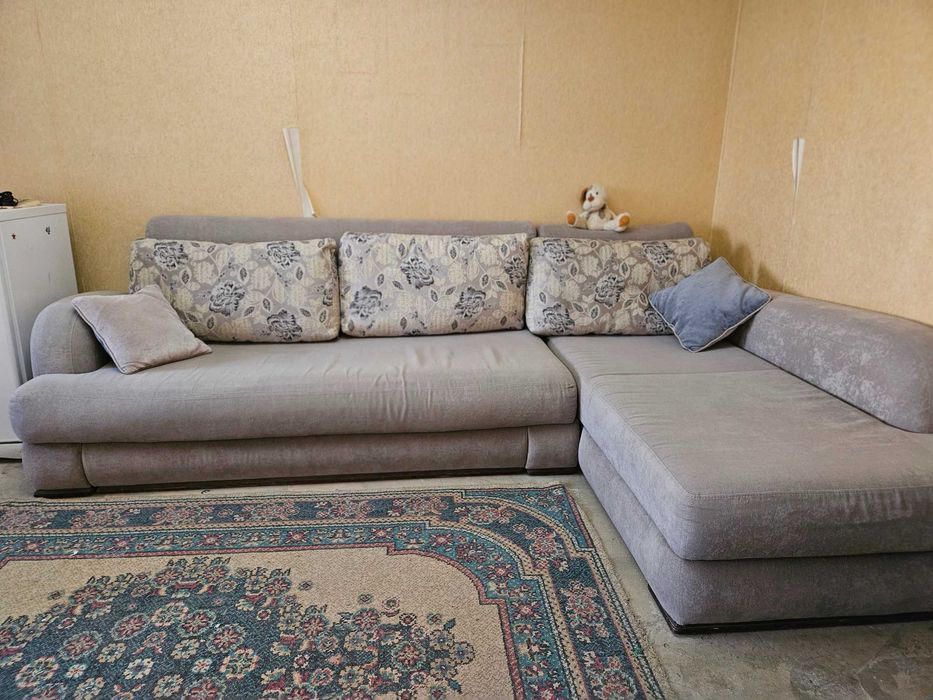 Диван угловой большой