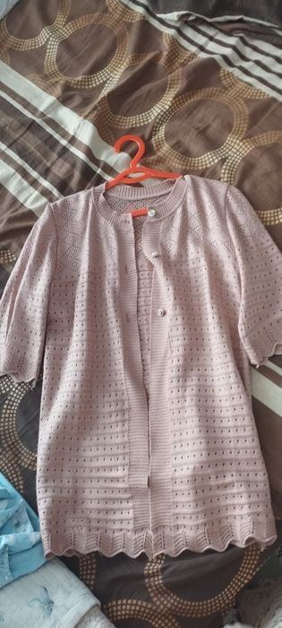 Ular uning ichiga kirishdi va u hayratda edi