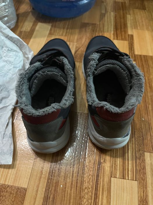 Продам зимние кроссовки
