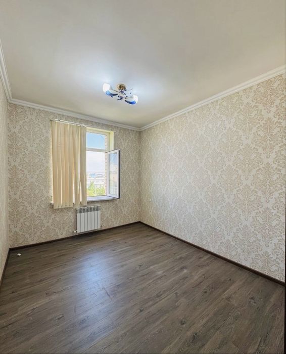 3xonali uy sotiladi Qoratoshda. Holati yaxshi 3/5/5. GOLDEN HOUSE