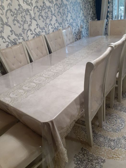 Стол со стульями новое