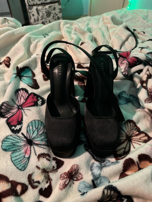 Tocuri pentru femei/fete